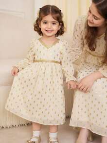 SHEIN Abito arabo con maniche lunghe, paillettes e stampa floreale bianca per ragazza, Jalabiya per ragazza, caftano con stampa floreale minuta, abito da preghiera - Bianco - Visualizzare 4