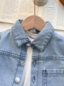 SHEIN Playful Pals 2pcs Baby Girls Collared Short Sleeve Pocket Button Denim Shirt Top+Elastic Waist Shorts Vintage Light Blue,Summer,Casual,City Break Outfit For Play - Light Wash - View 4