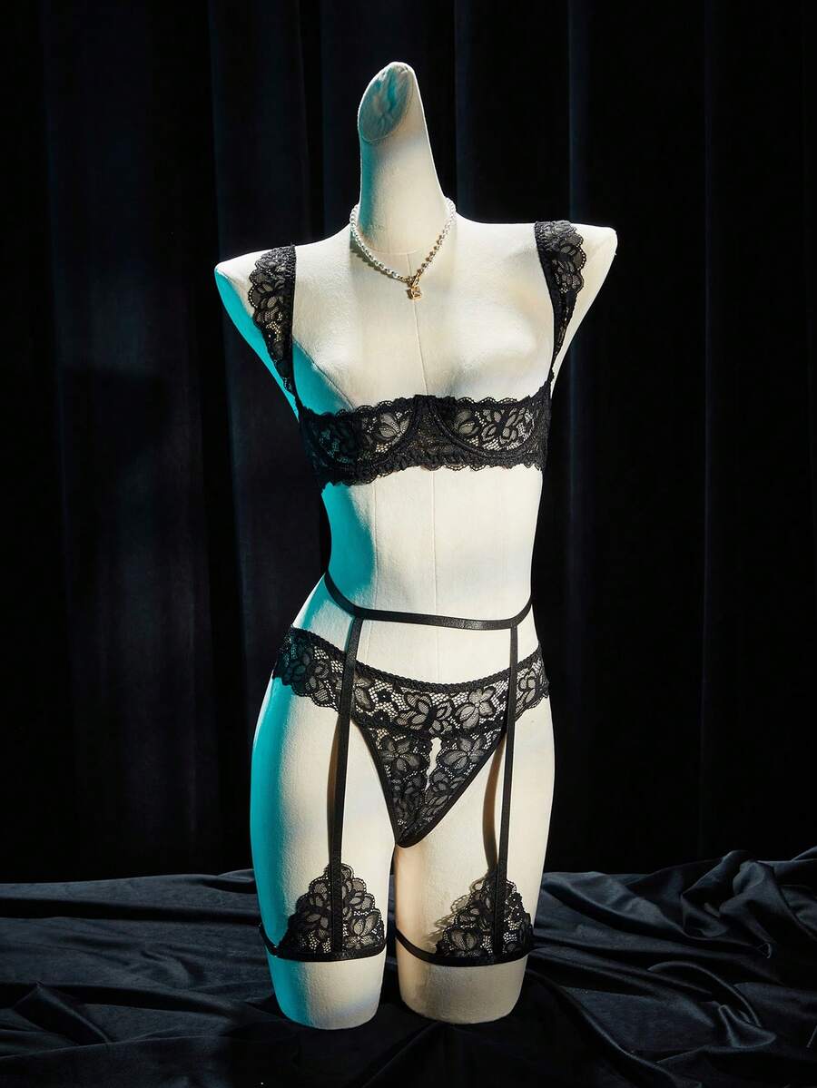 SpicyHot 3件套蕾丝钢圈文胸和开裆内裤性感内衣套装 - 黑色 - 查看 1