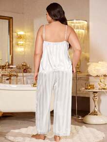 MuseNap CURVE 大码优雅酒红色仿丝蕾丝边吊带背心和裤子睡衣套装 - 白色 - 查看 3
