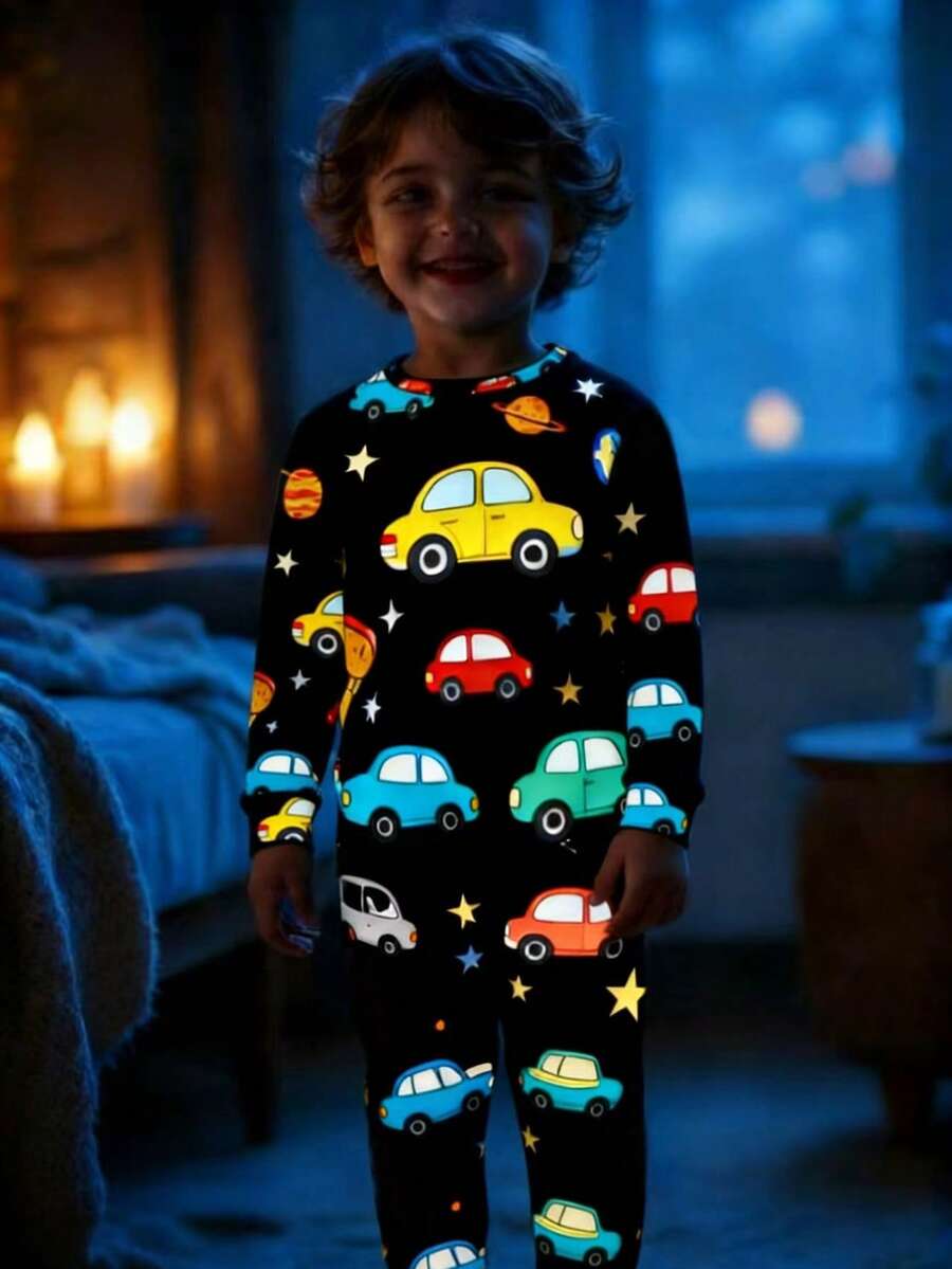 2 piezas Pijamas de manga larga ajustados para bebés niños, estampado de coche de dibujos animados que brilla en la oscuridad, suave y cómodo - azul real - Ver 1