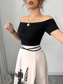 Rafferiza Đầm dệt kim nữ thanh lịch ôm sát, trễ vai, có dây thắt eo và họa tiết in kiểu Trung Quốc. - trắng - Xem 5