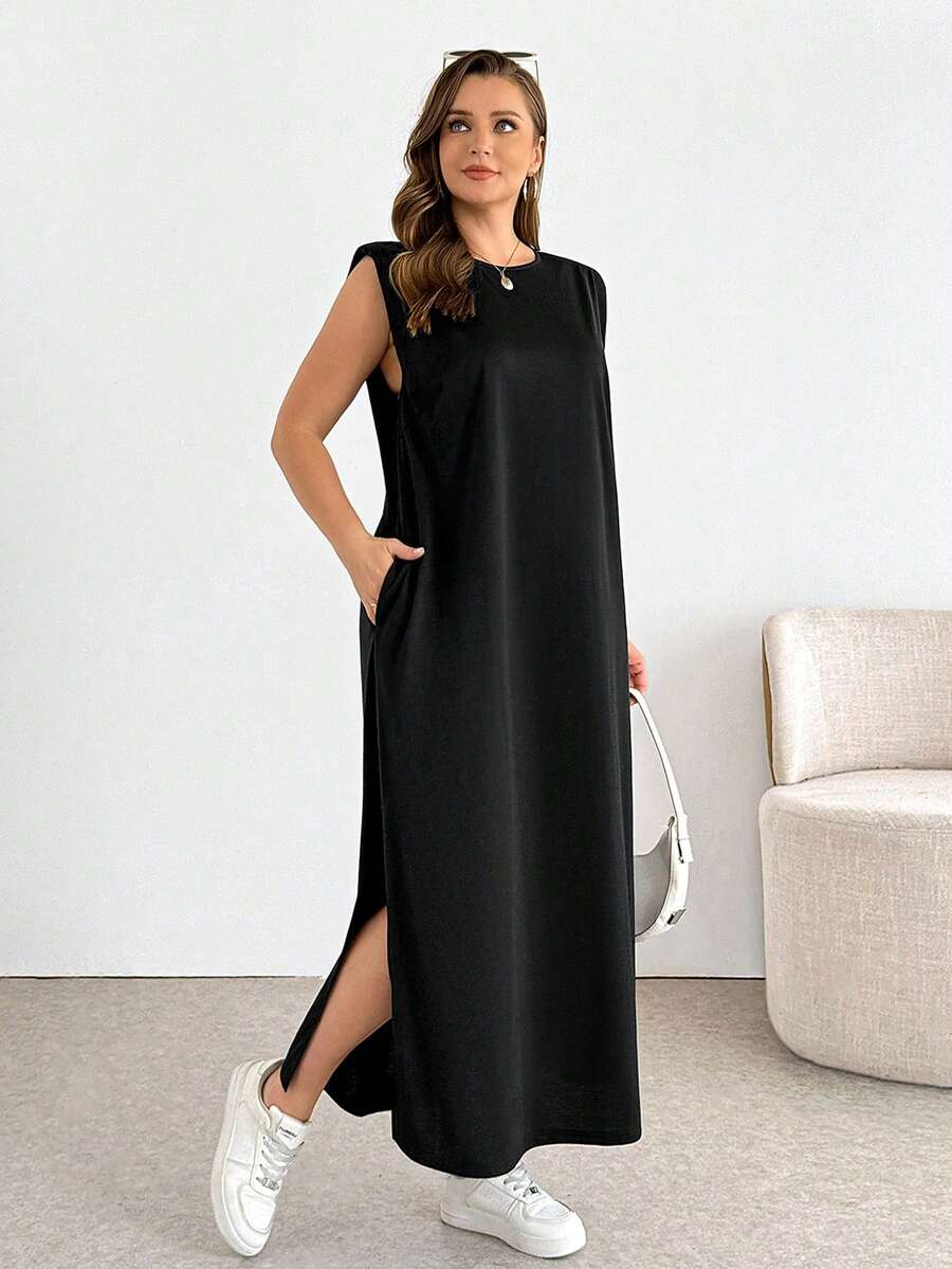 SHEIN Essnce 大码女装春夏时尚休闲宽松舒适日常百搭基础款宽肩无袖黑色长连衣裙，带口袋，夏季穿搭，简约风格，侧开衩长裙 - 黑色 - 查看 1