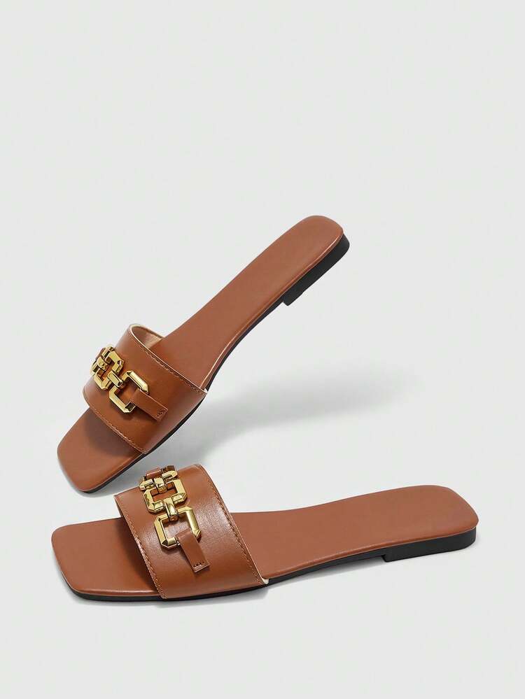 CUCCOO BIZCHIC Women's Casual Versatile Metal Decor Flat Sandals, Summer Spring Shoes