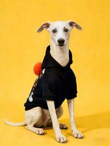 Cheetos X SHEIN 1 件可爱卡通豹纹印花毛球装饰宠物连帽运动衫，猫咪衣服，狗狗衣服，尺码 XXS-XXXXL，特小号，特大号，圣诞节，圣诞装饰 - 黑色 - 查看 7