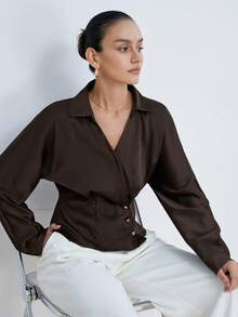Aveloria Modichic 缎面质感面料，优雅时尚高端百搭通勤衬衫，优雅翻领收腰长袖设计 - 咖啡棕 - 查看 6