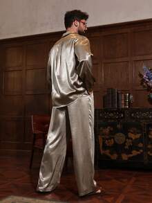 DAZY 男士金色缎面长袖衬衫长裤套装，度假休闲风，春夏款 - 金色 - 查看 2