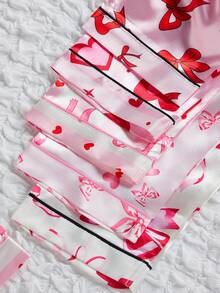 SHEIN 5件套甜美风女童缎面睡衣，多种印花图案可选。光滑闪亮的面料带来奢华优雅的触感。长袖翻领开衫搭配长裤，舒适居家服。随机两件套组合发货。 - 彩色 - 查看 8