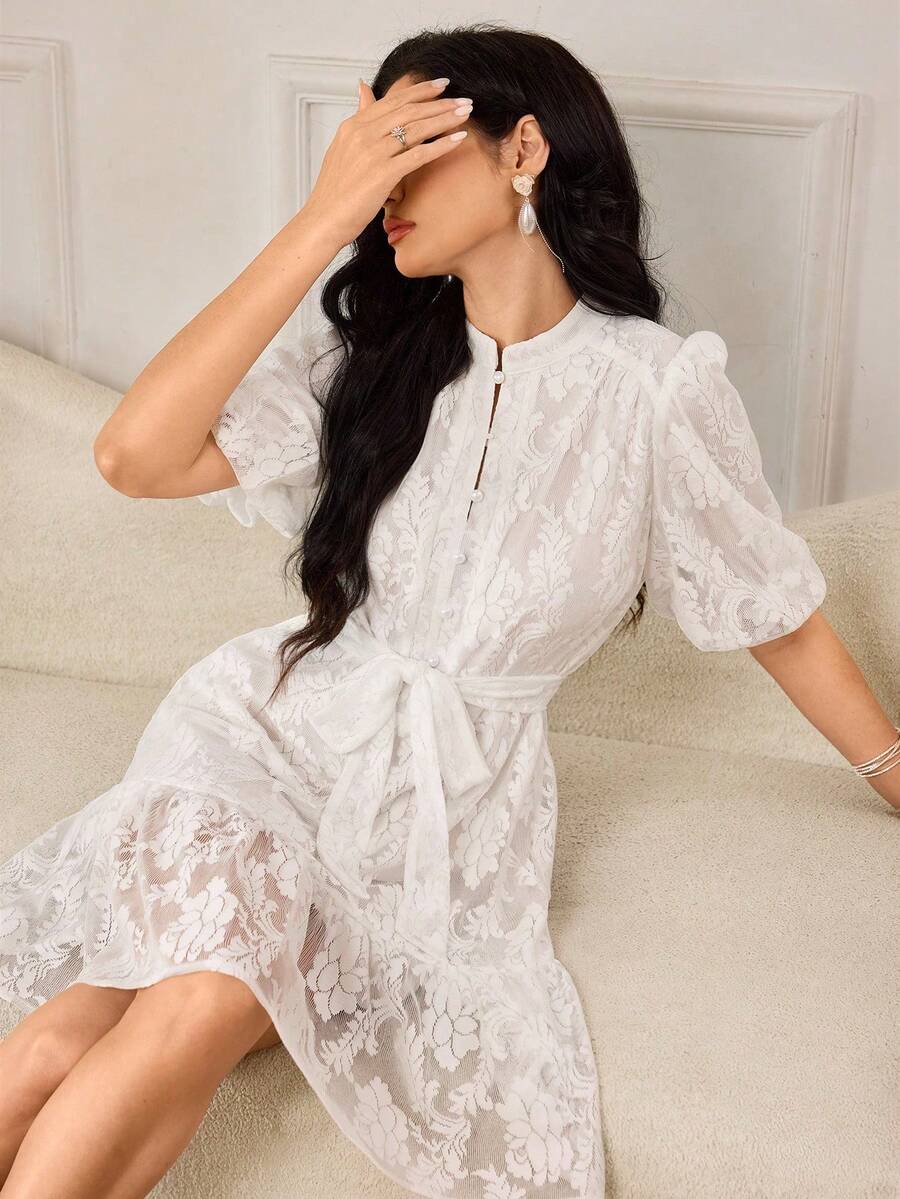 Modelyn 女士立领印花蕾丝拼接仿珍珠纽扣腰带装饰优雅收腰度假休闲迷你连衣裙 - 白色 - 查看 1