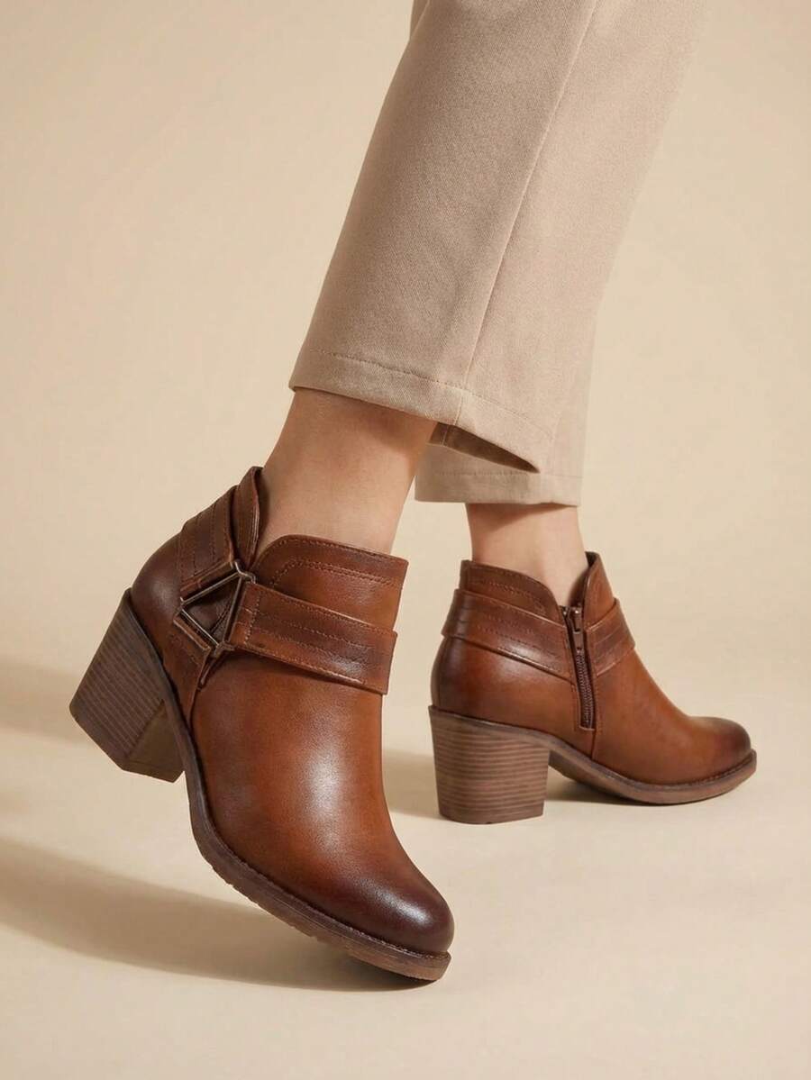 botin de piel vegana, suela ultra  ligera, punta redonda, cierre lateral modelo clásico 2705 - Camel - Ver 1