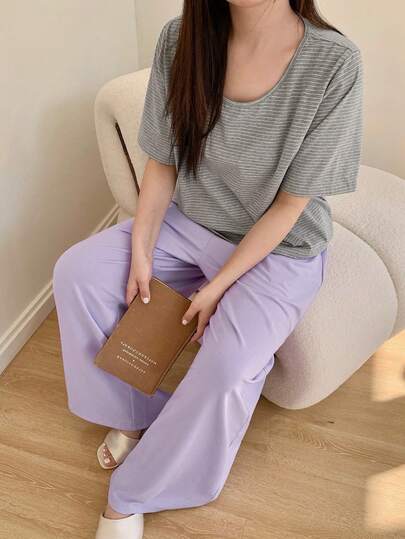 Dazy Plus Bộ đồ ngủ nữ cỡ lớn 2 món gồm áo croptop kẻ sọc và quần dài, thích hợp cho mùa xuân/thu.