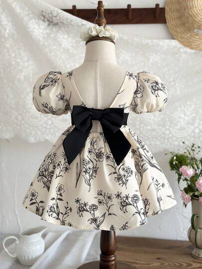 SHEIN Vestido casual de manga abullonada con cuello redondo y estampado floral diminuto para niña bebé