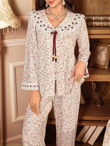 SHEIN Conjunto de pijama holgado de manga larga con bordado floral diminuto y estilo vintage para mujeres - Multicolor - Ver 4
