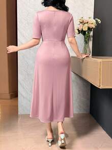Feyla Vestido midi de mujer elegante de unicolor con manga corta y decoración floral 3D - Rosa - Ver 6
