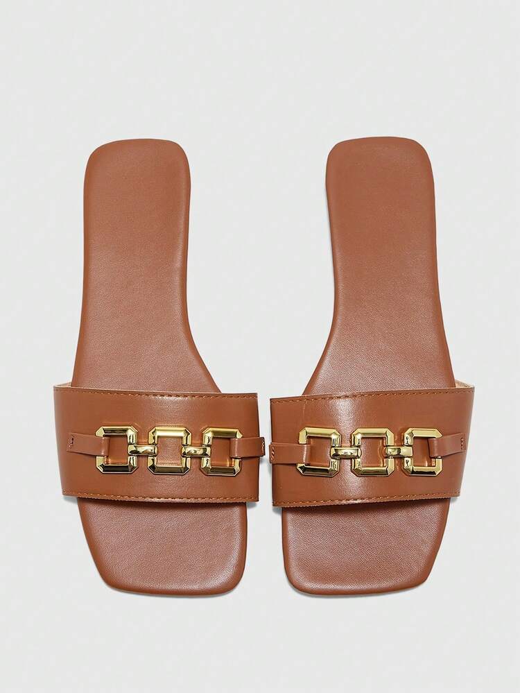 CUCCOO BIZCHIC Women's Casual Versatile Metal Decor Flat Sandals, Summer Spring Shoes