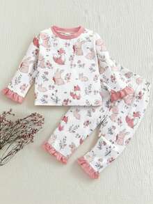 SHEIN Playful Pals 2 件装女婴粉色花卉印花荷叶边袖裤子和长袖休闲舒适家居服套装