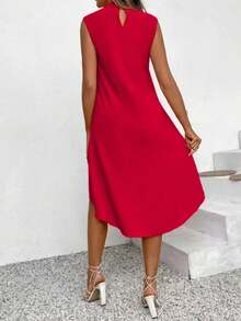 SHEIN PETITE 女士无袖中长连衣裙，弧形下摆和镂空设计 - 紅色 - 查看 2