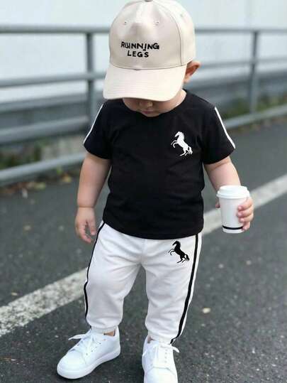 Playful Pals 两件套男婴休闲简约白色圆领短袖上衣和黑色长裤套装，适合户外运动和跑步