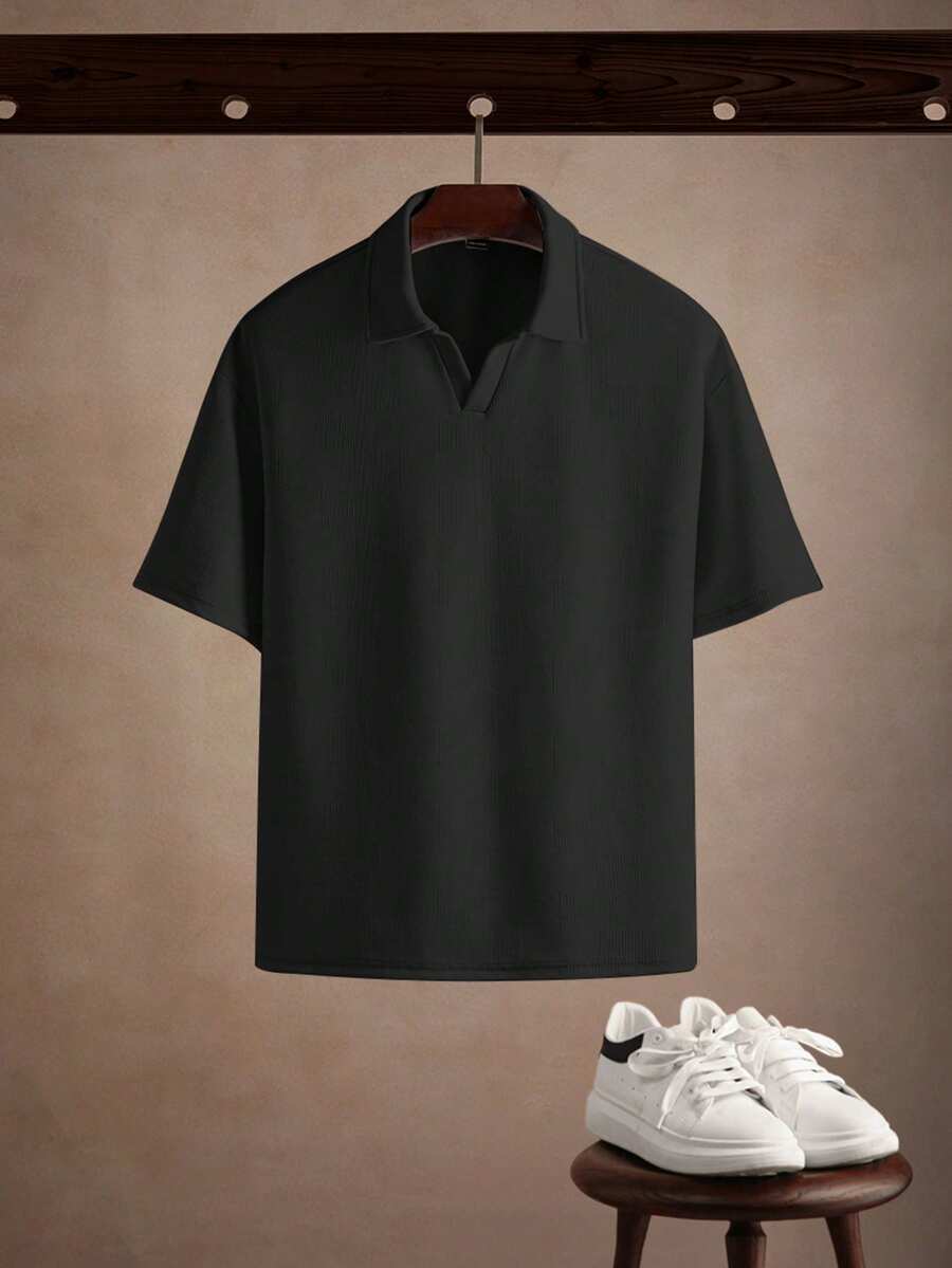 Core Aspect 纹理面料男士休闲 Polo 衫 男士黑色短袖衬衫 Manfinity Homme 男士夏季纯色短袖休闲通勤 Polo 衫 高尔夫男士 Polo 衫 男士高尔夫球衫 拉链 Polo 衫 - 黑色 - 查看 1
