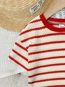 SHEIN LMoss Kids 2件套女婴针织条纹圆领T恤和短裤套装 - 彩色 - 查看 4