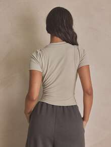 MUSERA 双层短款修身背心T恤上衣，夏季运动休闲风，适合日常穿着，街头风格，街头服饰 - 綠色 - 查看 3