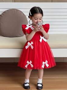 SHEIN 这款女宝宝优雅甜美休闲春夏3D蝴蝶结荷叶边短袖连衣裙，完美展现了优雅与俏皮的设计。无论是日常穿着、度假还是参加派对，都能让宝宝散发出优雅可爱的气质。 - 紅色 - 查看 7