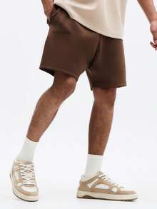 SUMWON Conjunto informal de verano de 1851 Essentials con camiseta de cuello redondo de corte holgado de manga corta con bolsillo en el pecho delantero y pantalones cortos a juego de corte relajado con cordón - Marrón - Ver 5