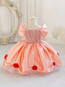 SHEIN Glamorique Kids 西瓜粉公主裙，西瓜粉缎面蓬蓬裙，舞会礼服，优雅派对礼服，夏季，春季，圣诞节儿童礼服，派对服装，圣诞老人礼服，新年礼服，圣诞节，女婴万圣节礼服，女婴舞会礼服，女婴，公主裙，红黄丝带舞台，红色宝石，立体玫瑰表演，华丽礼服，秋冬新款 - 西瓜粉 - 查看 2