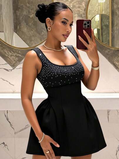 Slaydiva 秋冬结婚季新款情人节休闲装适合日常约会通勤商务淑女优雅沙滩游轮派对简约网红生日宴会高端派对赫本风小晚礼服性感浪漫甜美方领口水钻装饰伞裙A摆连衣裙迷你连衣裙