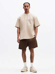 SUMWON Conjunto informal de verano de 1851 Essentials con camiseta de cuello redondo de corte holgado de manga corta con bolsillo en el pecho delantero y pantalones cortos a juego de corte relajado con cordón - Marrón - Ver 1