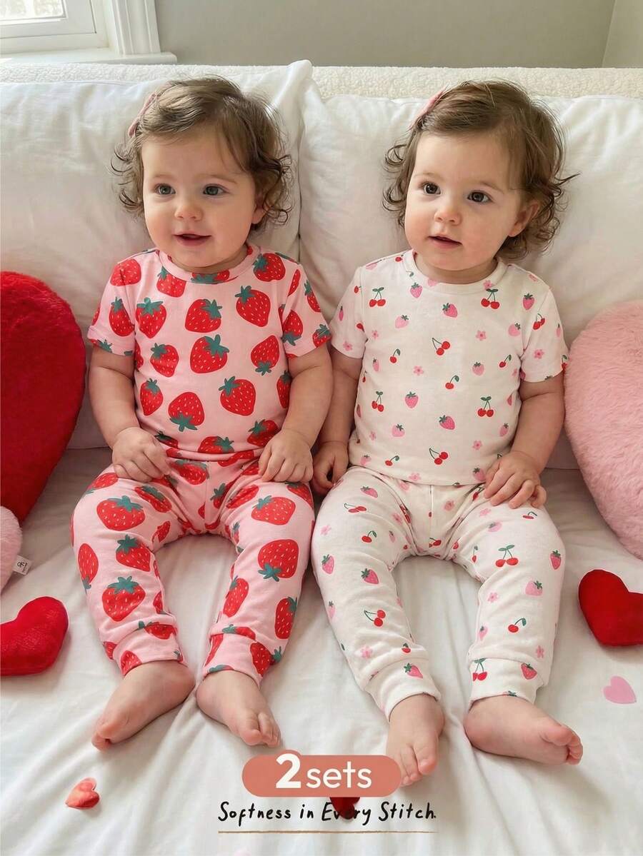 Cozy Pixies 4件套女婴贴身睡衣套装，卡通草莓印花，柔软针织圆领长袖上衣和松紧腰长裤