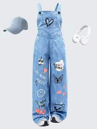 SHEIN Sparklyn 1件超大码女童休闲时尚星形印花宽松牛仔背带裤，适合返校季，浅蓝色；涂鸦爱心蝴蝶字母印花宽松阔腿连体裤，适合春、夏、秋季休闲及度假穿着