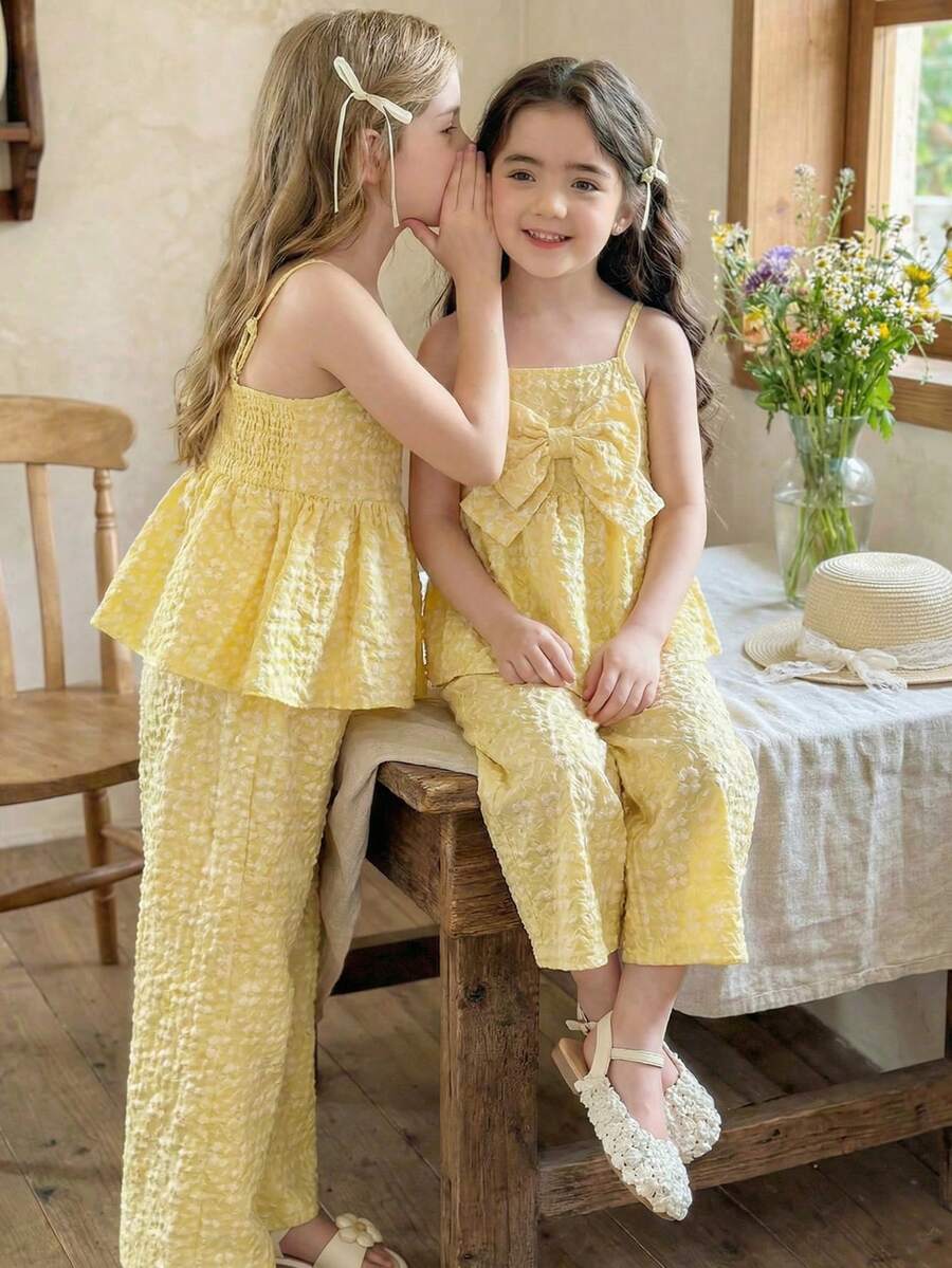 SHEIN LMoss Kids 女童日常休閒黃色聚酯纖維套裝,細肩帶背心上衣配荷葉邊下擺 - 黃色 - 查看 1