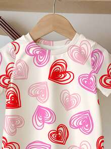 SHEIN 1件装少女休闲爱心印花甜美时尚圆领短袖T恤，适合夏季穿着