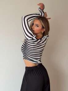 Jeta Ari 不对称条纹腰部镂空优雅浪漫女士长袖T恤，休闲通勤装，万圣节，黑白 - 黑與白 - 查看 2