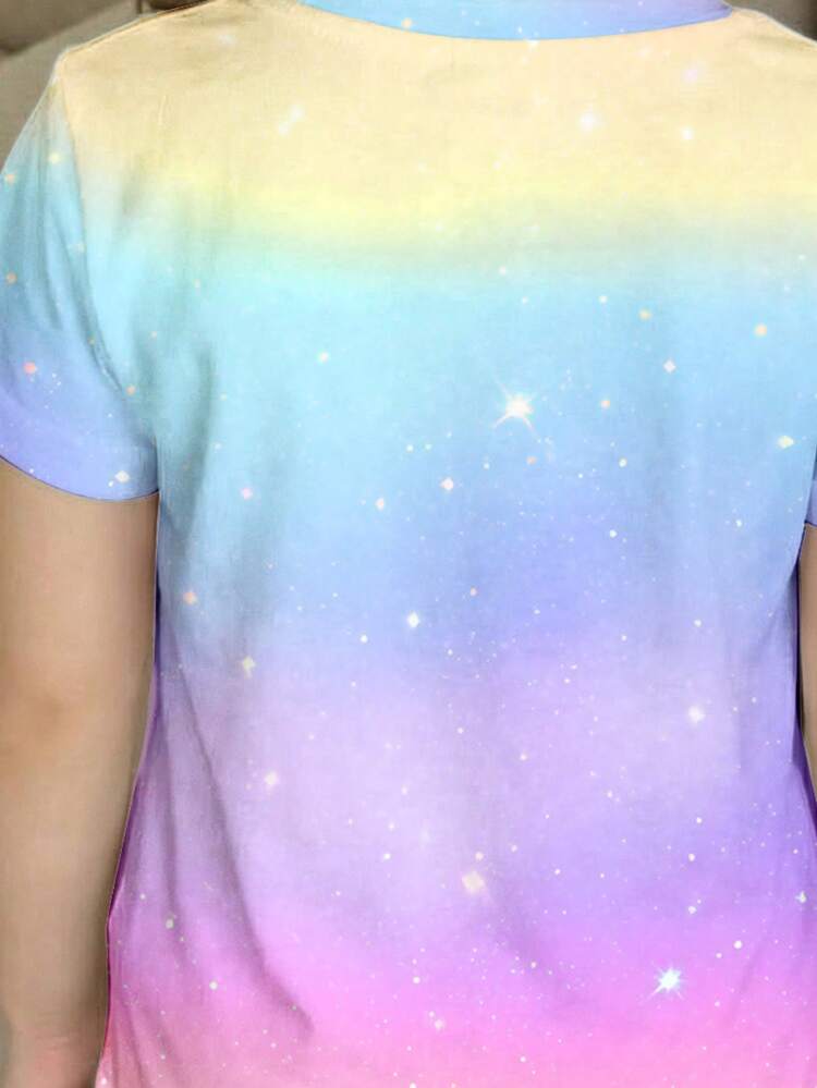 SHEIN Camiseta de manga corta con cuello redondo, estampado de niña de K-pop, colorida degradada, de estilo casual y de moda para niñas jóvenes, adecuada para el verano - Multicolor - Añade 5