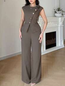 Modelyn 新款不对称短袖修身背心，饰以手工3D立体花卉图案，搭配高端通勤优雅阔腿裤套装 - 棕色 - 查看 4