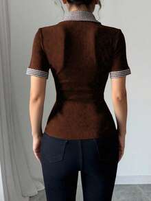 Selianne Áo thun nữ kiểu thể thao, phối họa tiết kẻ caro, cổ Peter Pan, có bèo nhún. - Màu nâu  Mocha - Xem 2