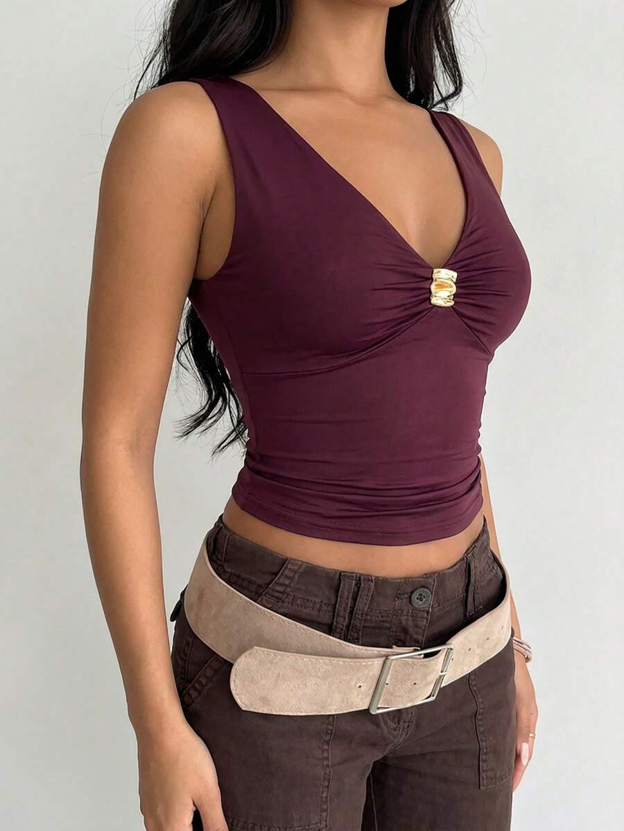 Aloruh 性感露背深V吊带紧身衣，饰有金属装饰，浪漫约会之夜，外出必备上衣 - 中紫紅色 - 查看 1