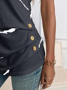 SHEIN Clasi Sommer elegantes Damen gestreiftes bedrucktes plissiertes Hemd mit Holzknopf-Dekoration an der Taille, geeignet für verschiedene Anlässe, Lässig, Zuhause, Pendeln usw. - Grau - Übersicht 5