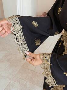 DAZY 女士V领蕾丝拼接收腰印花长款优雅复古连衣裙 - 黑色 - 查看 7