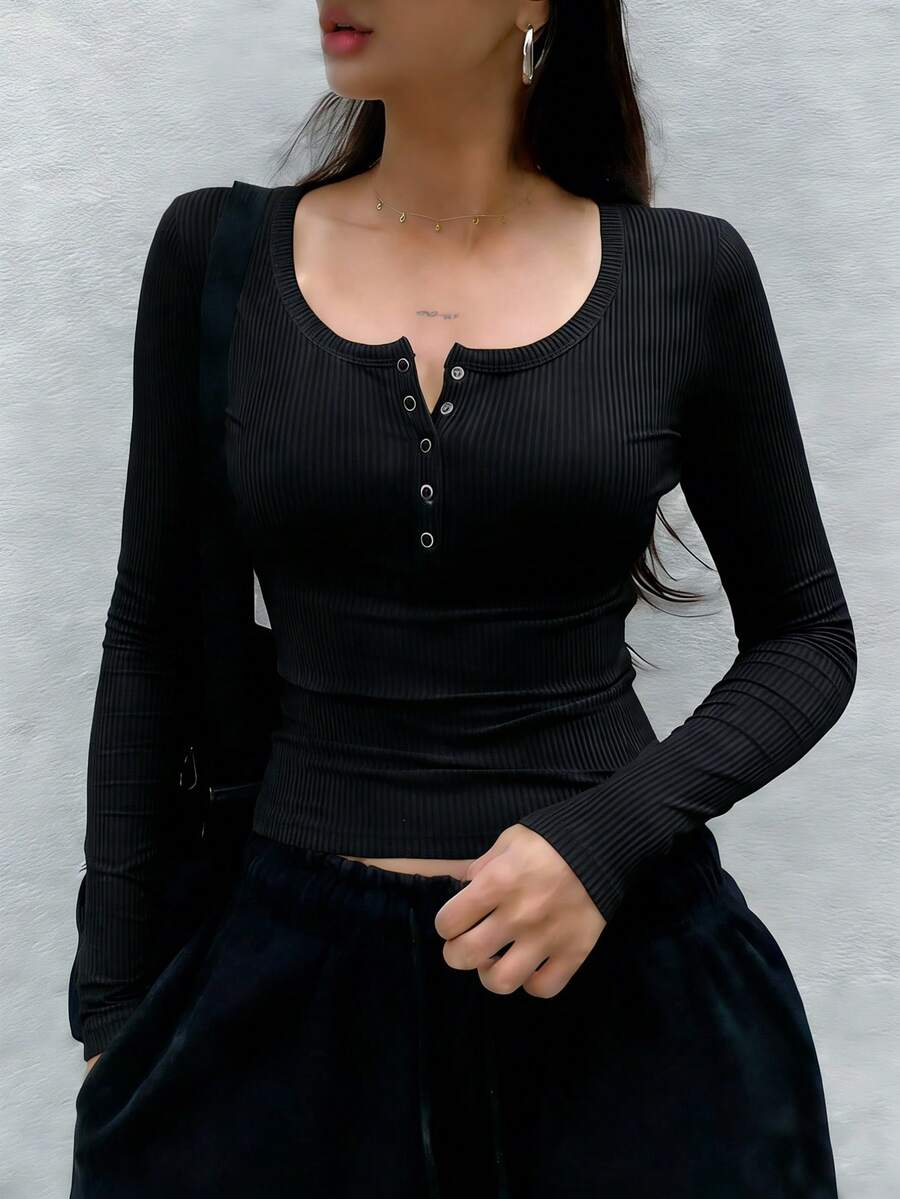 DAZY 女士休闲简约四分之一扣修身短袖T恤，夏季 - 黑色 - 查看 1