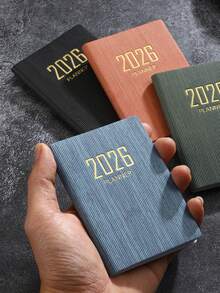 Madebyblanc 1本 2026 A7尺寸迷你便携口袋计划本，64张（128页），超薄硬封面，周历、月历、每日日程本，简约设计，多种颜色可选，是学生、专业人士、办公室、学校、家庭使用的理想礼物，适合新年、圣诞节、生日、返校季、冬季等各种场合，是提高效率、时间管理、计划安排的必备工具。 - 均碼 - 查看 2