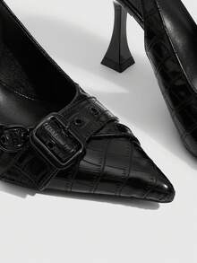 CUCCOO SZL 女士尖头高跟鞋，9厘米优雅酒杯鞋跟，可爱蝴蝶结猫跟细高跟鞋，PU镜面纹理后跟带扣，方便穿脱，黑色高跟鞋，适合日常/派对/约会/办公/舞会等场合。 - 紋路黑 - 查看 6