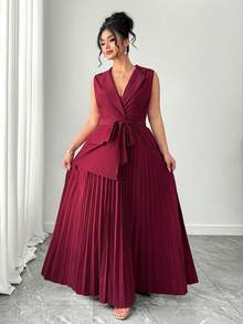 SHEIN Elenzya 大码女士优雅褶裥西装领无袖拼接连衣裙，优雅通勤办公连衣裙，适合毕业典礼、节日、情人节、音乐节、母亲节、万圣节、感恩节、复活节、国庆节、舞会、约会、派对、婚礼、郊游等场合。酒红色连衣裙，优雅长款连衣裙，酒红色优雅长款连衣裙，褶裥长款连衣裙，酒红色连衣裙，无袖长款连衣裙，褶裥连衣裙，酒红色褶裥连衣裙，优雅连衣裙，酒红色正式连衣裙，女士正式连衣裙，裹身连衣裙 - 酒紅色 - 查看 2