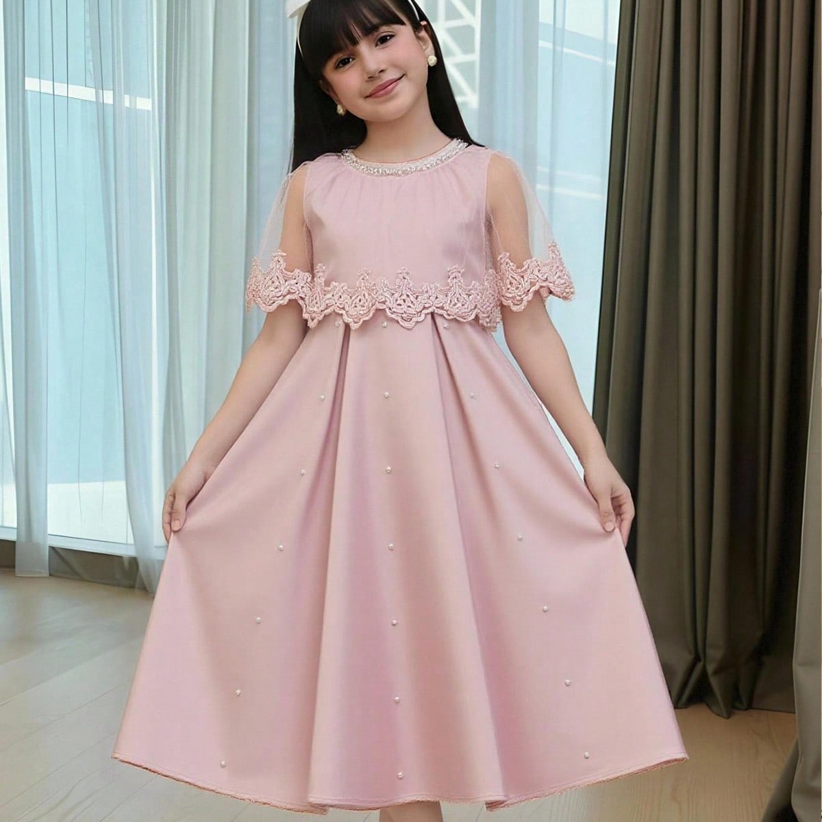 Vestido elegante de cuello redondo con parches de malla y plisados para niña preadolescente