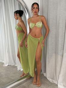 SHEIN Glamour 女士夏季沙滩度假三件套：绿色提花抹胸比基尼上衣（带金属装饰）、可调节比基尼下装和绿色金属装饰网纱沙滩裙 - 綠色 - 查看 1