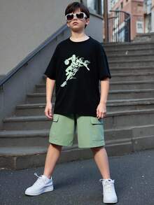 SHEIN 男童篮球运动员印花短袖T恤和运动工装短裤两件套休闲套装，适合夏季日常穿着，适合上学、旅行、运动，也适合春夏季节穿着。 - 黑色 - 查看 6