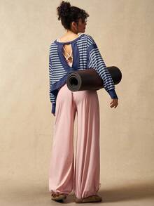 VARSIVA 女士圆领条纹镂空露背休闲百搭日常户外长袖运动T恤 - 藍白色 - 查看 7