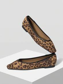 MOTF 女士豹纹撞色PU皮革饰边平底鞋 - 棕色 - 查看 5